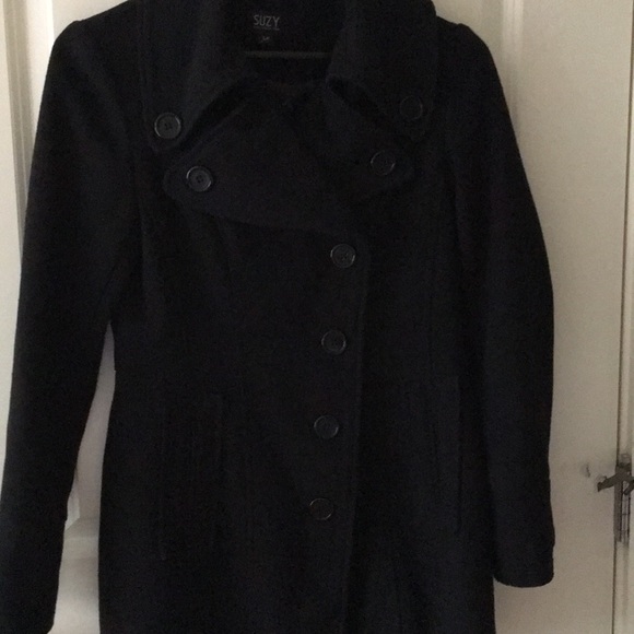 Suzy Shier Peacoat in Black - Picture 2 of 4
